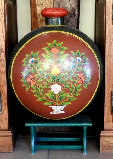 INDIA
Large, spherical water jug made of painted s