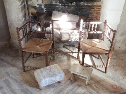PAIRE DE FAUTEUILS coin de feu, en bois tourné et 