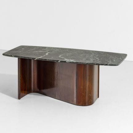 Osvaldo Borsani . Tavolo basso Struttura in legno,