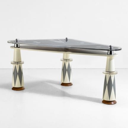 . Tavolo Struttura in legno, legno laccato, metall