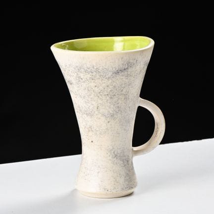 Mado JOLAIN (1921- 2019) 

Vase à large anse latér
