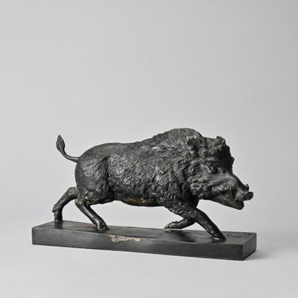 克里斯蒂安·马斯（1951年出生）

野猪
黑色古铜色调的青铜雕塑。

底座处有签名及铸造师印章。
