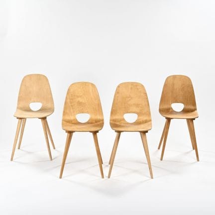 HORGEN GLARUS 

Suite de quatre chaises à assise c