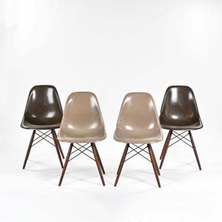 Ray (1912-1988) et Charles (1907-1978) EAMES

Suit