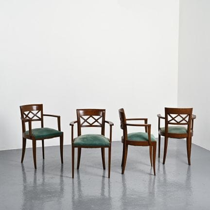 OBRA ART DÉCO

Conjunto de cuatro sillones con est
