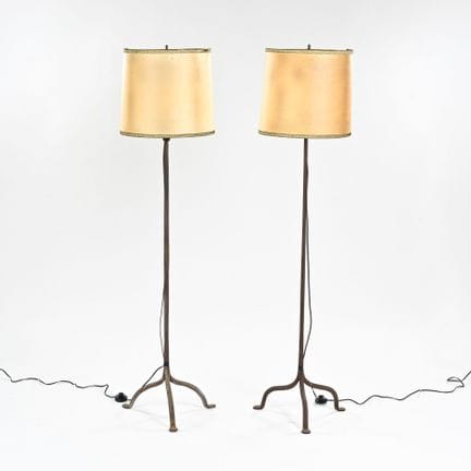 TRAVAIL BRUTALISTE

Paire de lampadaires tripode e