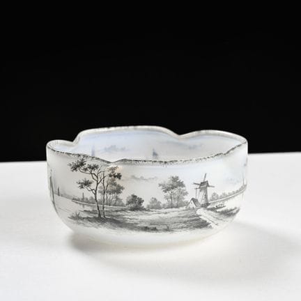 DAUM NANCY

Sailing Ships

Polylobed glass bowl in