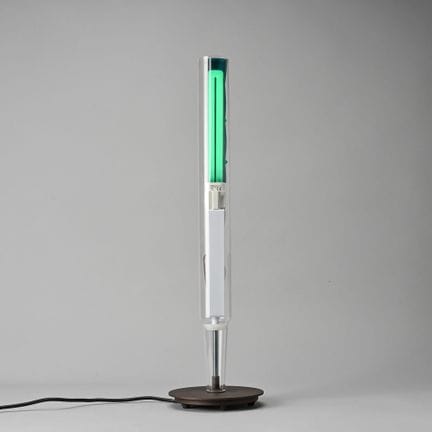 Michel DE LUCCHI (né en 1951)

Lampe de table modè