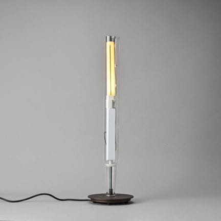 Michel DE LUCCHI (né en 1951)

Lampe de table modè