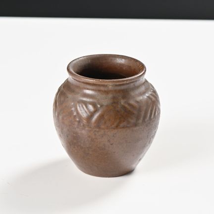 Paul JEANNENEY (1861–1920)

Oval-shaped vase with 