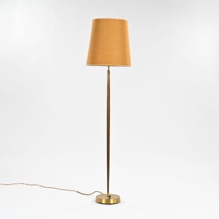 TRAVAIL SCANDINAVE

Lampadaire à base circulaire e