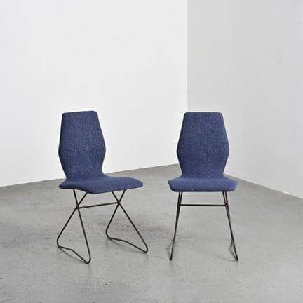 Louis PAOLOZZI (1924-2005)

Paire de chaises à coq