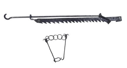 Estante para chimenea con almenas y cadena para el