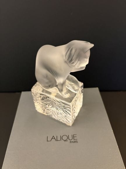LALIQUE. Katze, Modell „Chat Doumi“. Höhe: 13 cm.