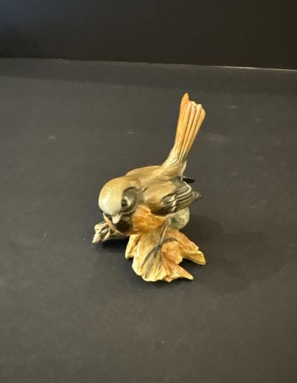 CAPODIMONTE. Petirrojo de porcelana.
Altura: 7 cm