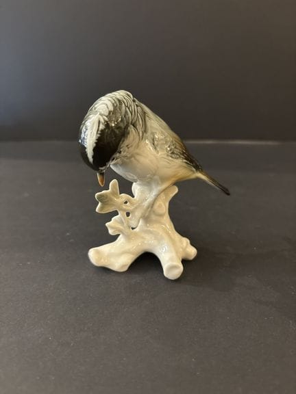 KARL ENS (Alemania): Carbonero de porcelana policr