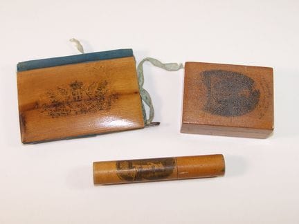 RECUERDO: Conjunto de objetos de recuerdo de mader
