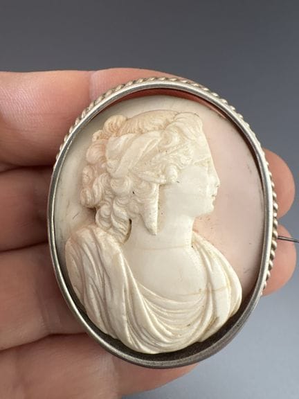 Bedeutende Kamee aus rosa Muschel mit Profil einer