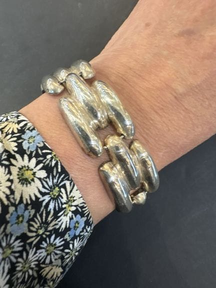 Armband aus 925er Silber. Länge: 19 cm. Gewicht: 4