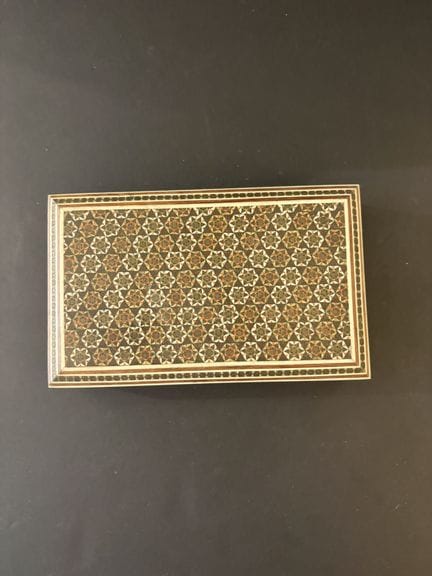 Caja con marquetería de micromosaico Katham-Kari d