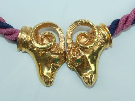ZOLOTAS (im Stil von). Halskette im Choker-Stil mi