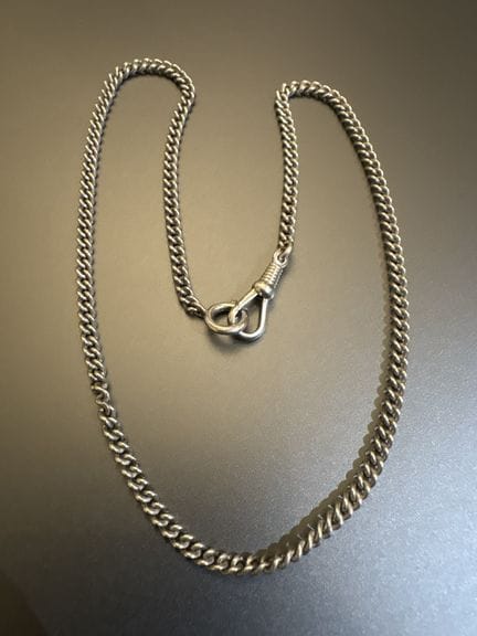 800°/°° silver watch chain. Gross weight: 15.2 g.