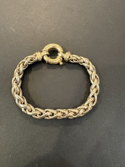 Armband aus 925er Silber. Länge: 20 cm. Gewicht: 2