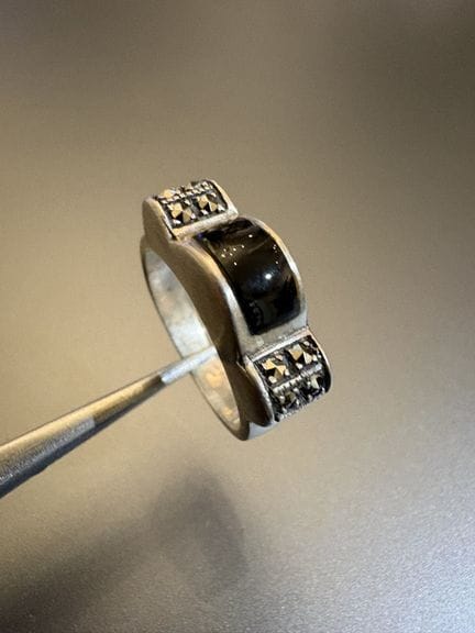 Bague style Art Déco en argent min 800°/°°. Taille