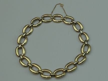 CARTIER (al estilo de). Collar modelo «bañera» de 