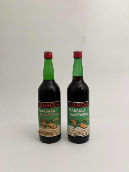 2 botellas Giarola Marsala Mandorla
1 etiqueta dañ