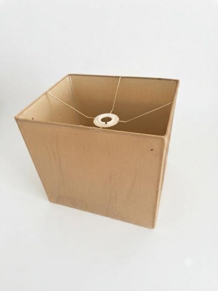 Pantalla de lámpara
dimensiones: 27,5 x 29,7 cm