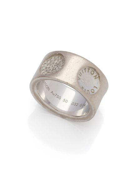 LOUIS VUITTON
Large BAGUE grand modèle "Empreinte"