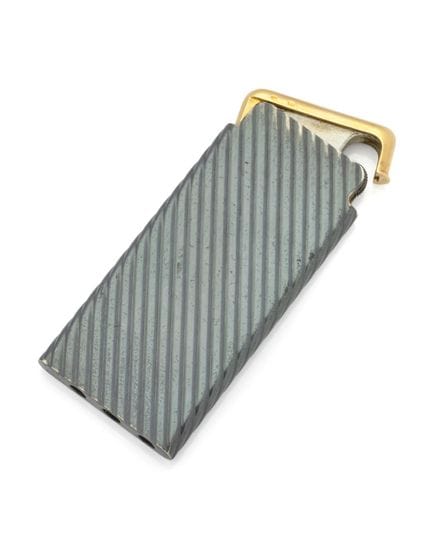 CHAUMET, LIGHTER
Pocket lighter made of 750-th yel