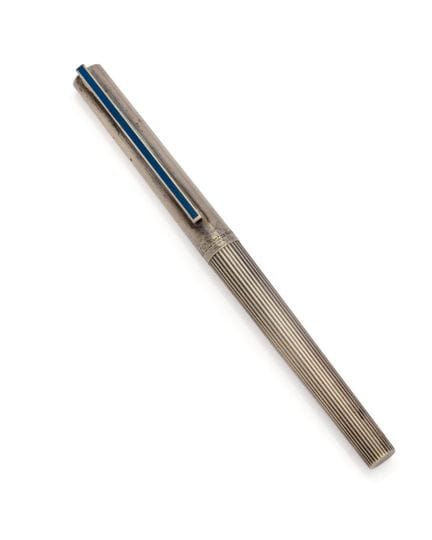 DUPONT
Stylo plume signé Dupont en argent 925/1000