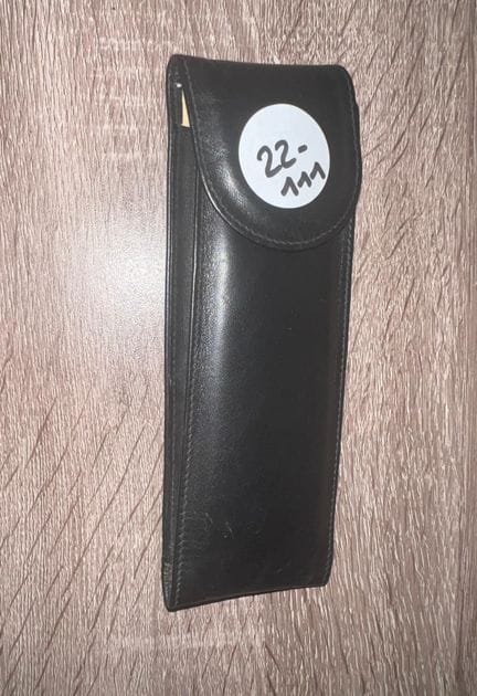 CIGAR CASE
Black leather case that can hold up to 