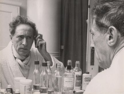 JEAN COCTEAU 
„Spiegel täten gut daran, nachzudenk