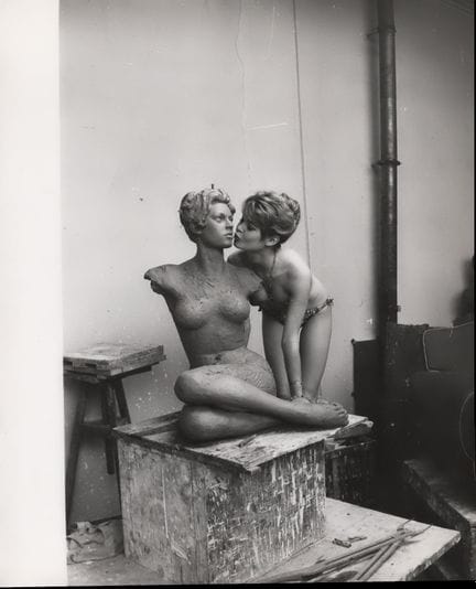 BRIGITTE BARDOT UND IHRE STATUE
Von Alexandre Barb