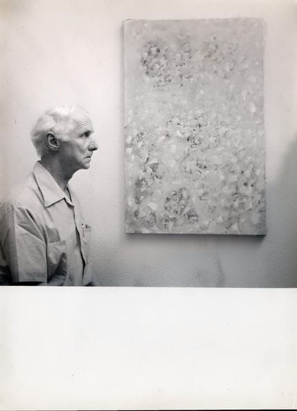 MAX ERNST 
In seinem Atelier in Paris, 1950er Jahr
