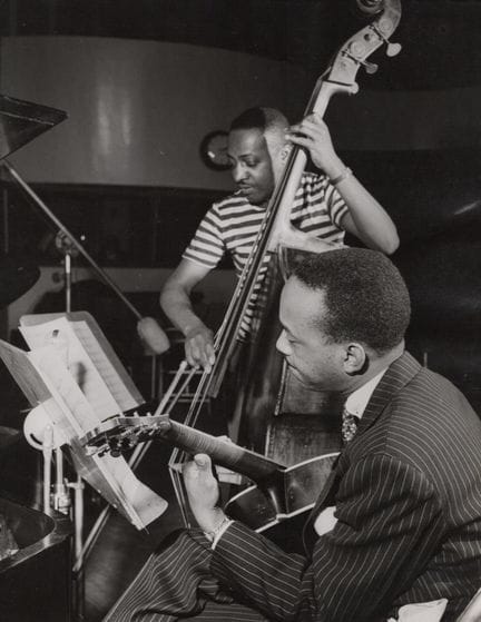 JAZZ 
Die Musiker Oscar Pettiford und Junior Ragli