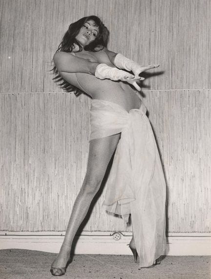 RITA RENOIR 
Star-Stripperin im Crazy Horse Saloon