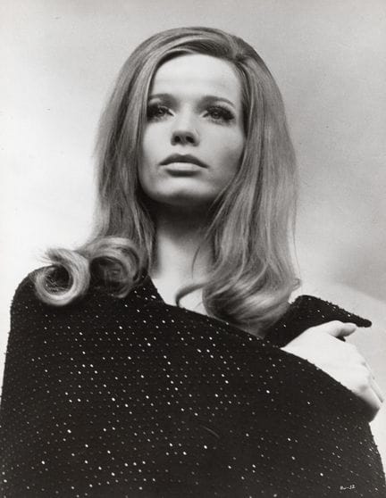 VERUSCHKA, MODELO    
Durante el rodaje de la pelí