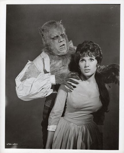 YVONNE ROMAIN Y OLIVER REED
Durante el rodaje de l