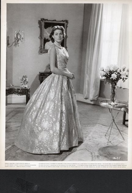 INGRID BERGMAN
Wearing a Dior dress designed by Y.