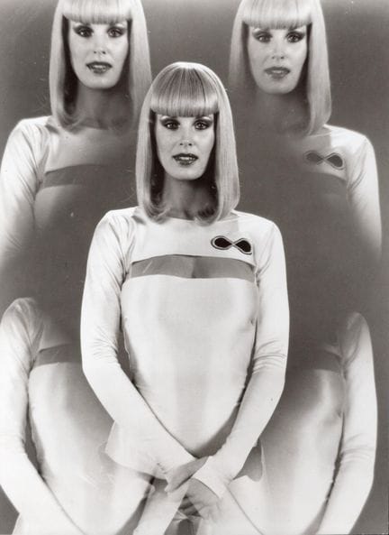 SPACE FANTASY LOOK
Dorothy R. Stratten, actriz y P