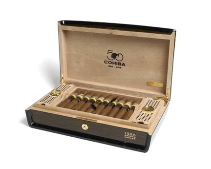 COHIBA “1966-2016”
20支雪茄，黑色漆面保湿盒（AMO DIC 16）
序列号：0