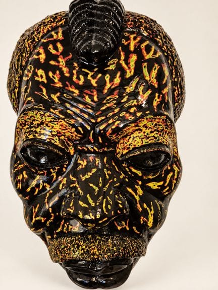 MESAS BOMBILLAS Alberto

"RASTA" Maschera scolpita