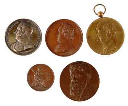 [Belgien] 5 Medaillen mit den Bildnissen von Persö