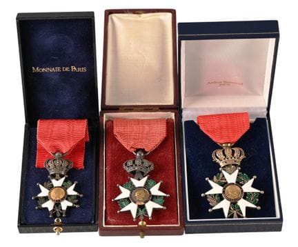 [France] Trois médailles de chevalier de la Légion
