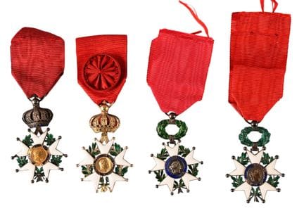 [France] Suite de 4 médailles
Médaille d'officier 