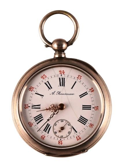 Taschenuhr aus 800er Silber
Weißes, emailliertes Z